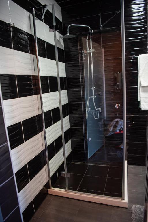Acktion Deluxe Hotel Sjoemen Buitenkant foto